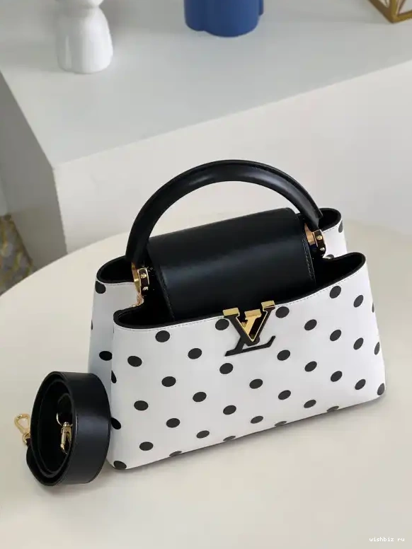 WIS LOUIS VUITTON CAPUCINES MM 0607